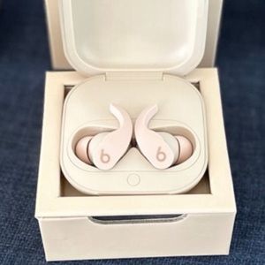 COPY - Moon beats Kim k limited edition